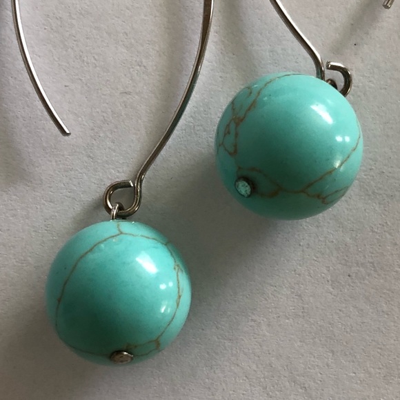 Turquoise and 925 Silver dangle earrings - Picture 2 of 5